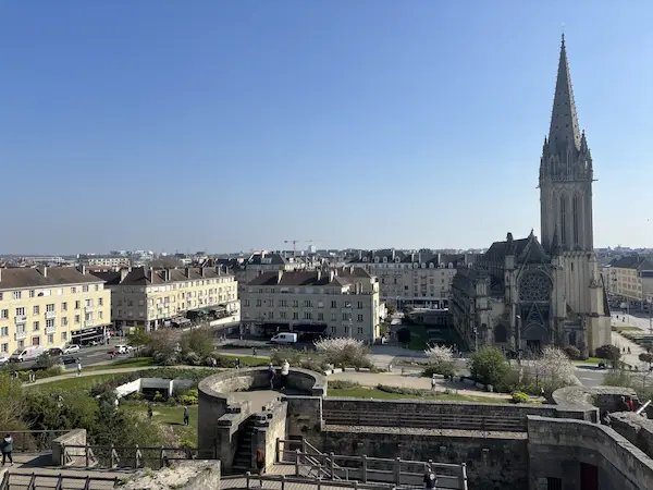 Vue de la ville de Caen – PROCLEAN STJ entreprise de nettoyage professionnel